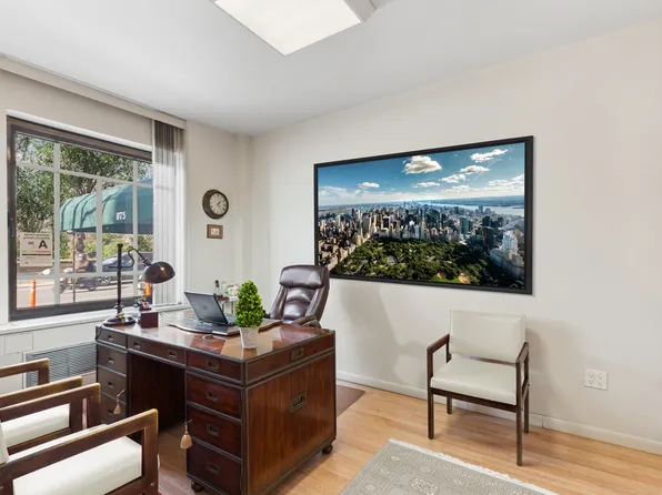 875 5th Avenue image 3 of 9