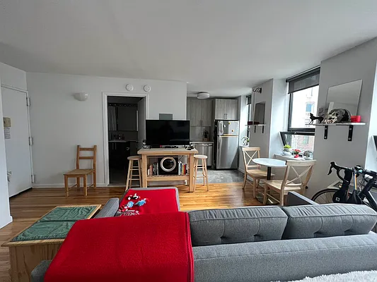 Rented by AZ REALTY NYC LLC | media 14