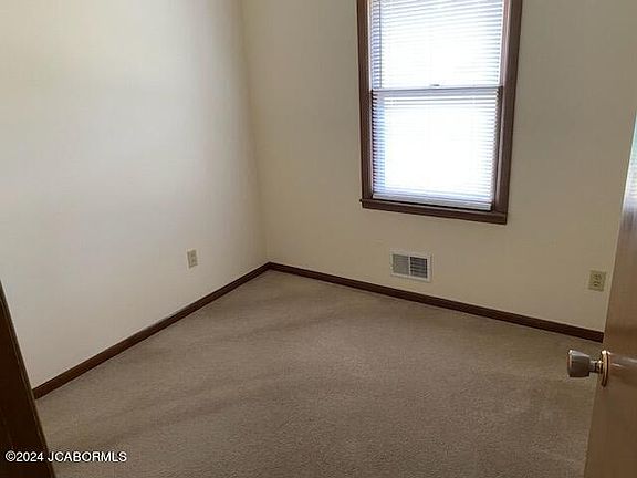 4th image of 4325 Rainbow Cir