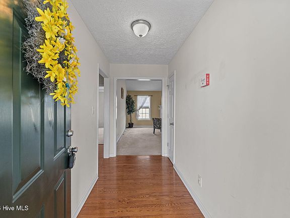 3rd image of 101 Pine Brae Lane