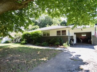 16 Colonial Dr, New Hartford, NY 13413