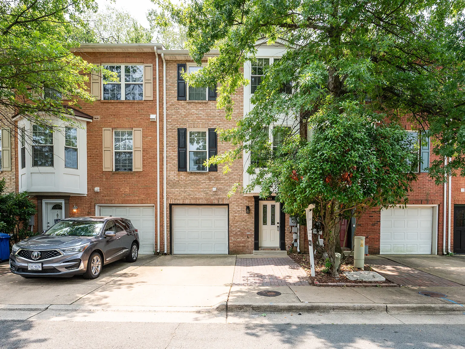 3 bed, 1840 sqft, $4,600 — Photo 2