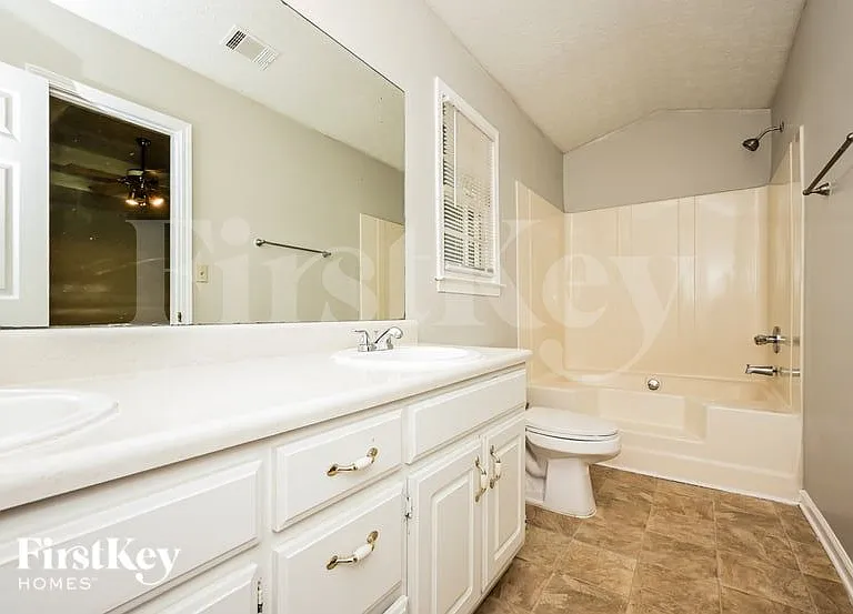 1411 Windy Hill Ct SE — Photo 8