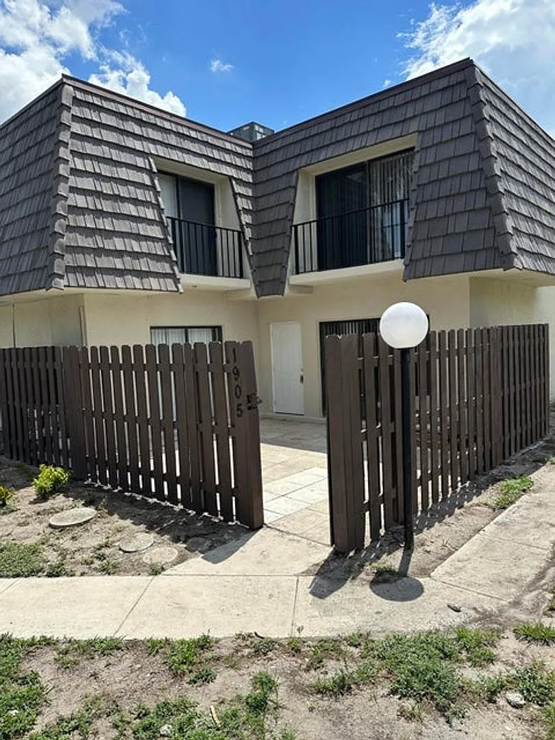 1917 N Congress Avenue, West Palm Beach, FL 33401 — Photo 4