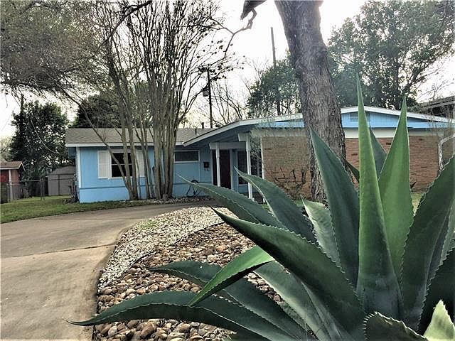 1st image of 803 Orland Blvd