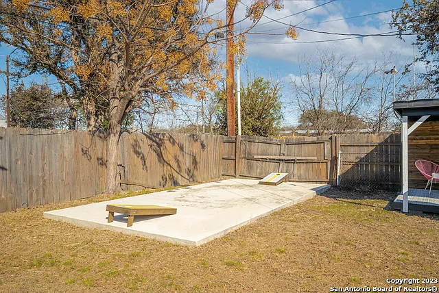 475 E French Pl — Photo 40