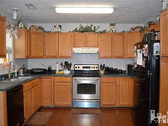 2nd image of 9364 Marie Court NE