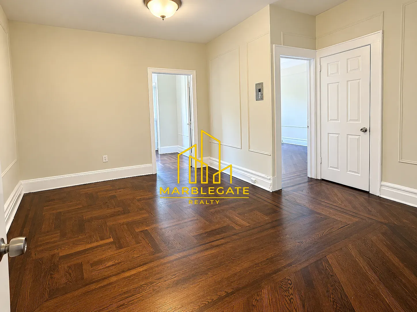 2 bed, 850 sqft, $1,800 — Photo 2