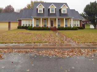 800 Fairway Cir, Springdale, AR 72764