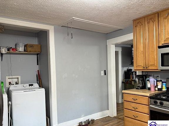 3rd image of 103 Hill St