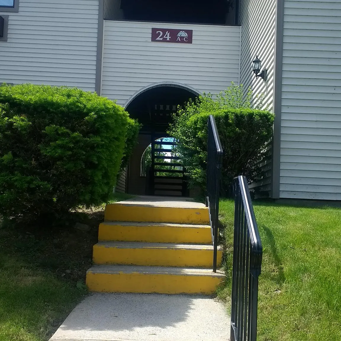 24 Village Park Dr — Photo 2