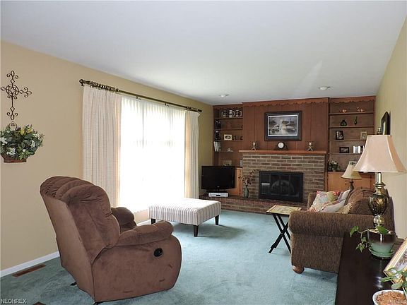 3rd image of 134 Riverview Dr