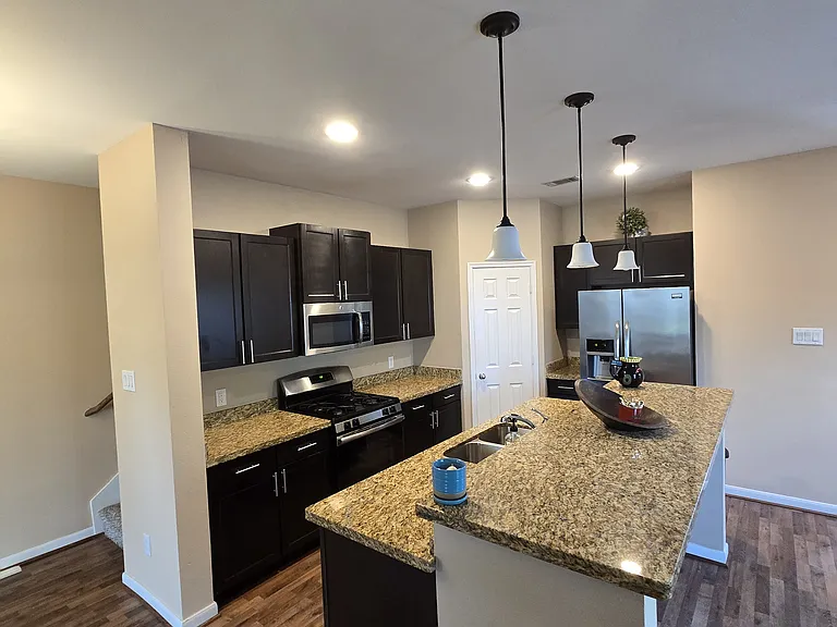 17105 Wilthorne Gardens Ct — Photo 4