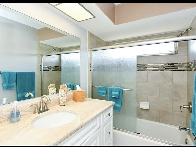 2876 Captiva Dr — Photo 16