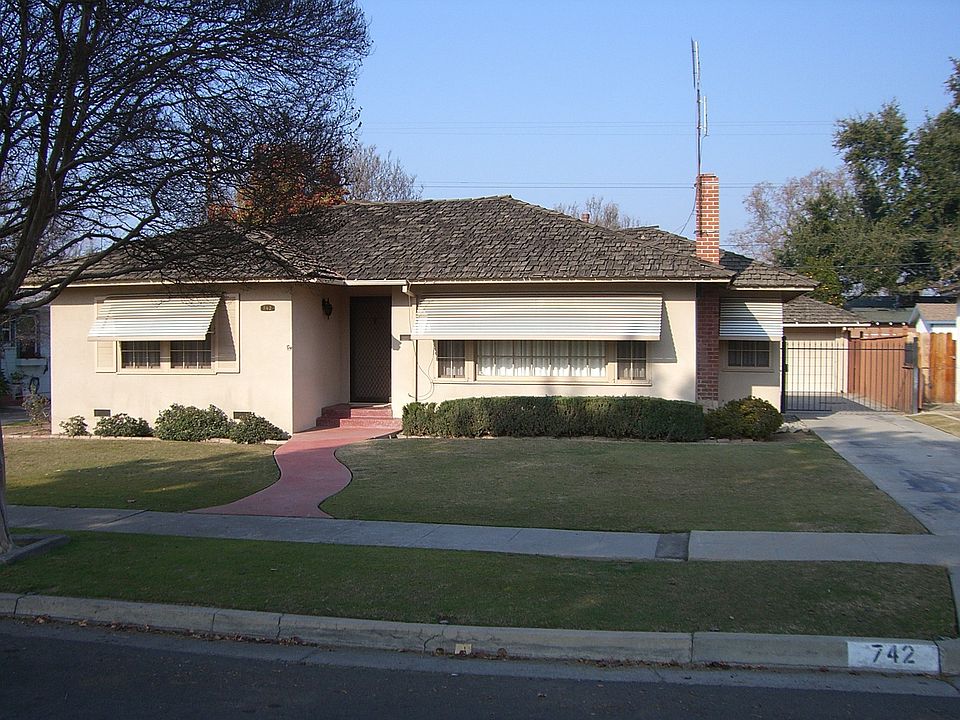 1st image of 742 W Brown Ave