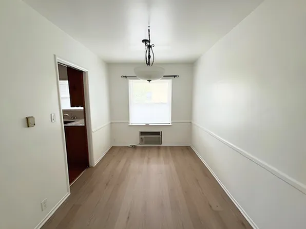 14914 Bassett St, Van Nuys, CA 91405