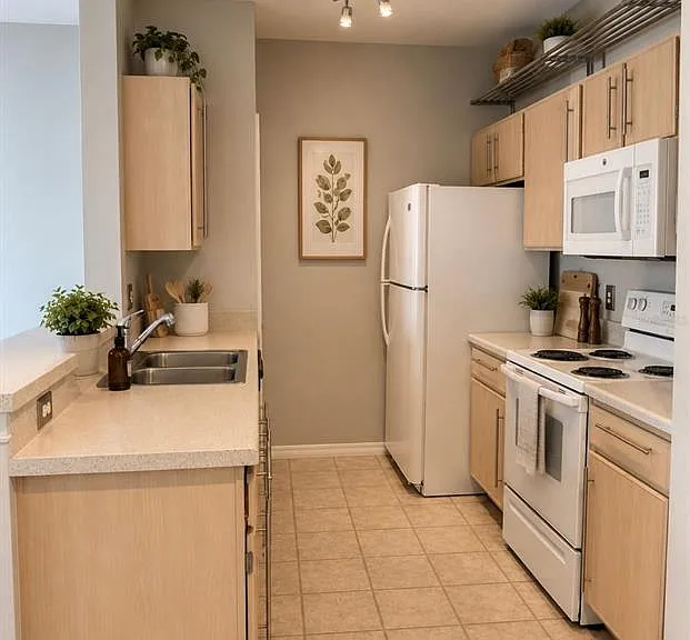 5475 Vineland Rd #8304 — Photo 14