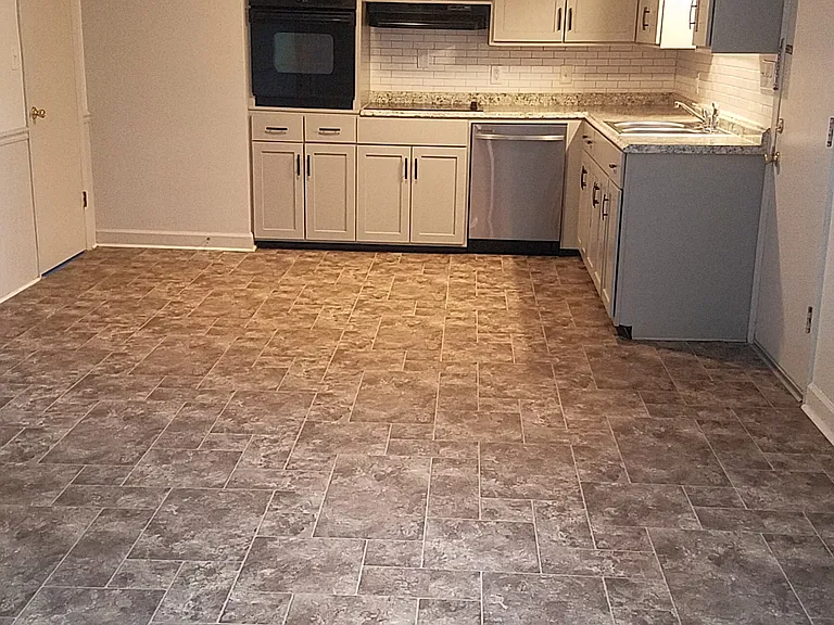 1508 Whitehall St — Photo 2