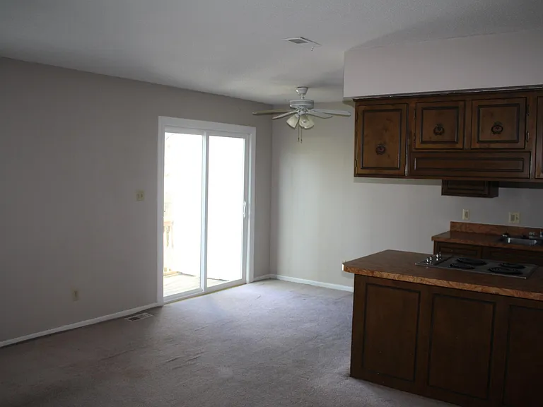 1505 Casey Ct — Photo 4