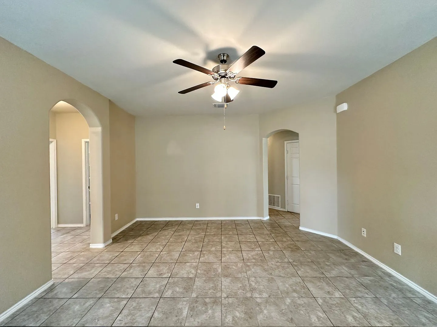 Viewable October 9th! Pets Accepted! — Photo 4