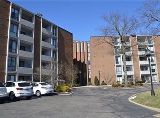 900 Washington Rd APT 307, Mt Lebanon, PA 15228