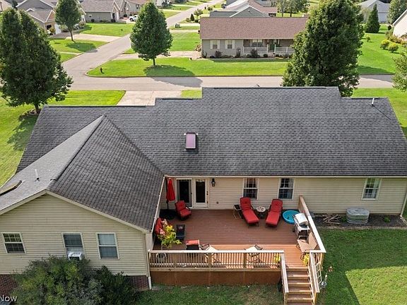 4th image of 95 Shenandoah Dr