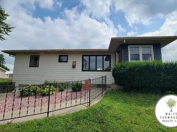 917 Maple St, Pender, NE 68047