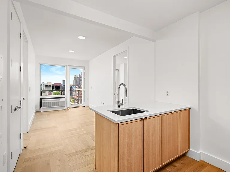 526 Baltic St #2E — Photo 4