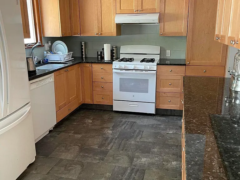 179 Delaware Ave — Photo 3