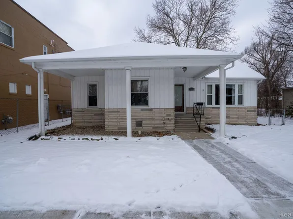 2962 4th St, Trenton, MI 48183