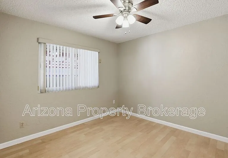 2192 E Balboa Dr — Photo 17