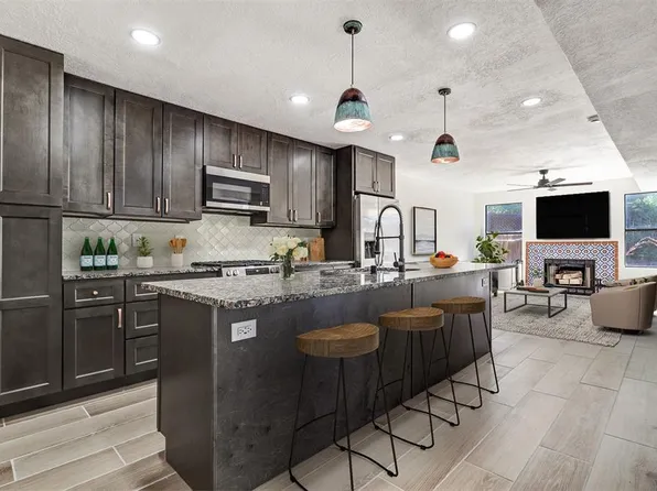 2921 Viaje Pavo Real, Santa Fe, NM 87505