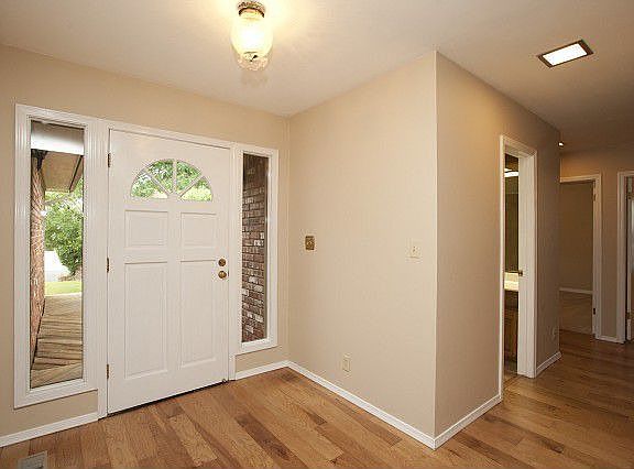 Beautiful open front entry