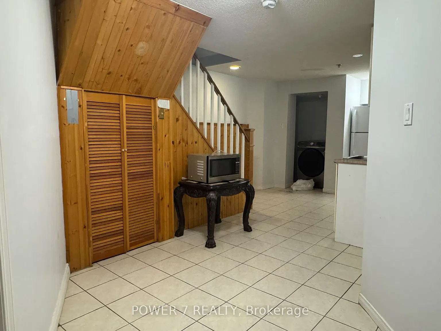 3 bed, $1,600 — Photo 2