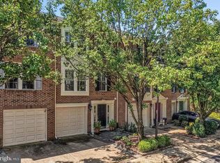 922 Rolfe Pl, Alexandria, VA 22314
