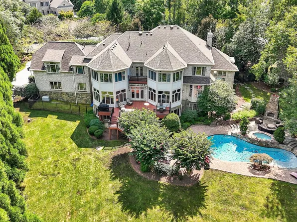 9864 Walker Glen Ct, Great Falls, VA 22066