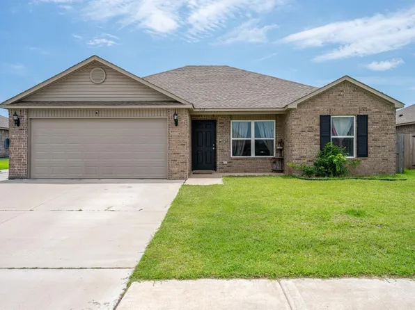 512 SE 5th St, Newcastle, OK 73065