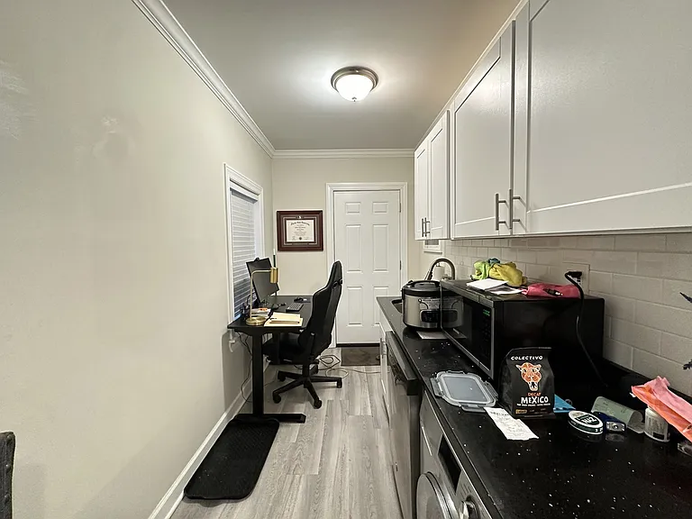 839 W Cornelia Ave #S2 — Photo 6