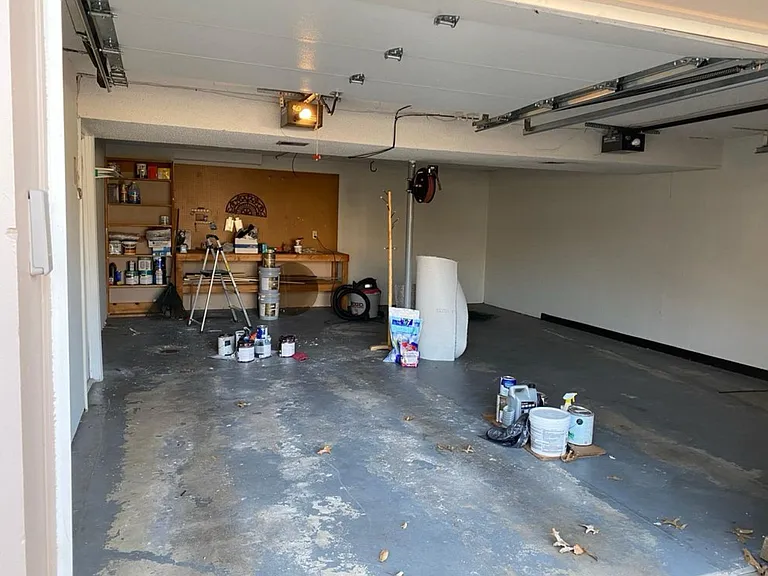 8712 N Pomona Ave — Photo 17