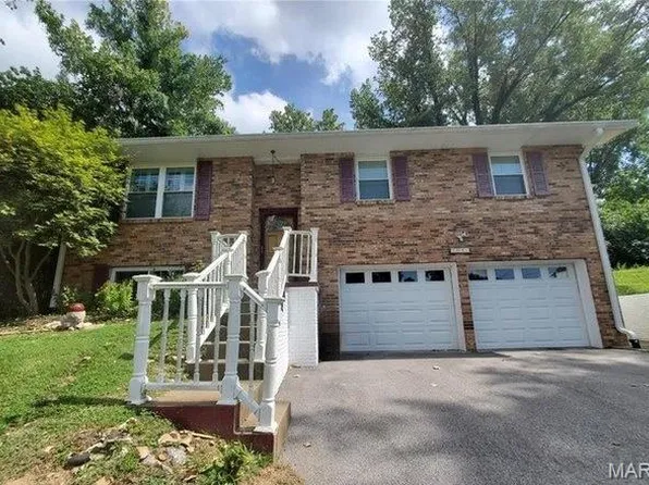 104 Pyramid Dr, Belleville, IL 62223