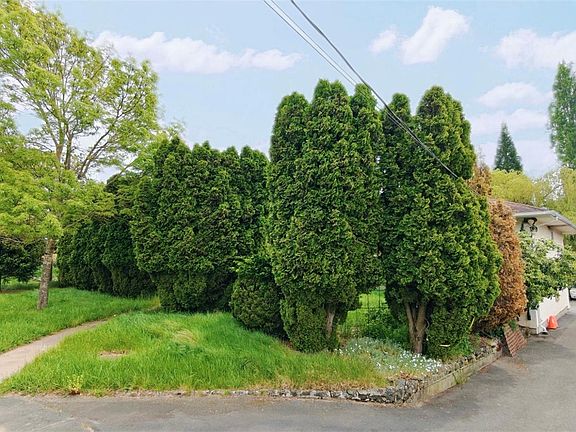 3rd image of 1637 Warren Gdns