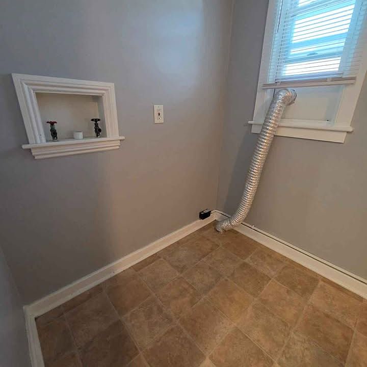 1st image of 476 Brooks St #2