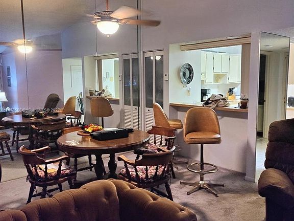 5th image of 917 NE 199th St APT 201