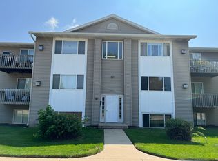 4155 Mallard Ct, Bettendorf, IA 52722