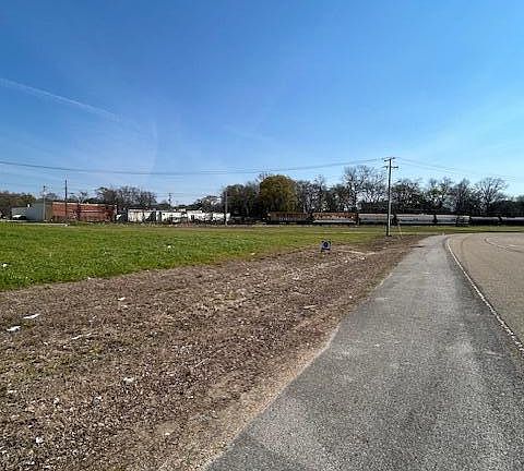 5th image of Carnation St