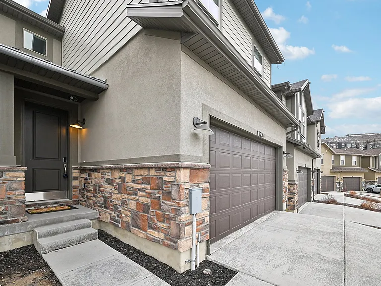 1124 W Wasatch Spring Rd — Photo 34