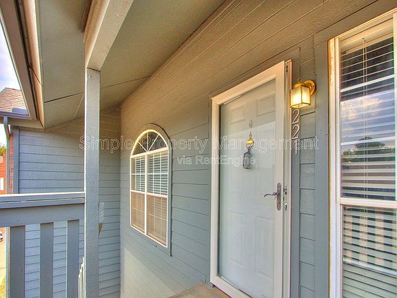 4th image of 11525 N Meridian Ave APT 221