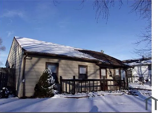3 bed, 1100 sqft, $2,200 — Photo 2
