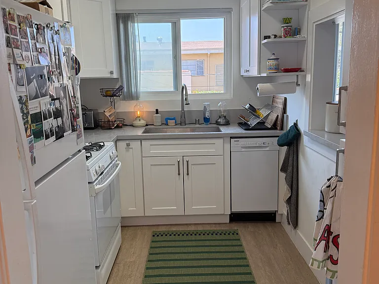 1045 N Edinburgh Ave #4 — Photo 7