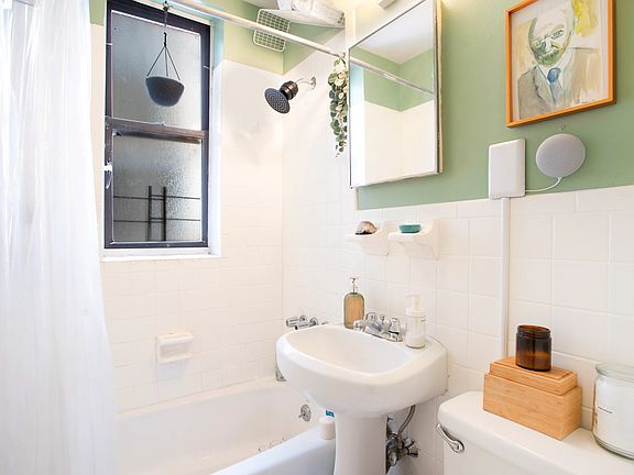 4th image of 50 W 112th St APT 6B